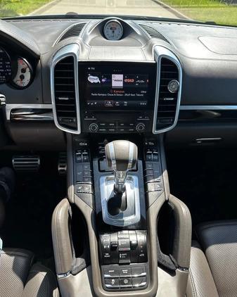 Porsche Cayenne cena 264450 przebieg: 190000, rok produkcji 2016 z Warszawa małe 67